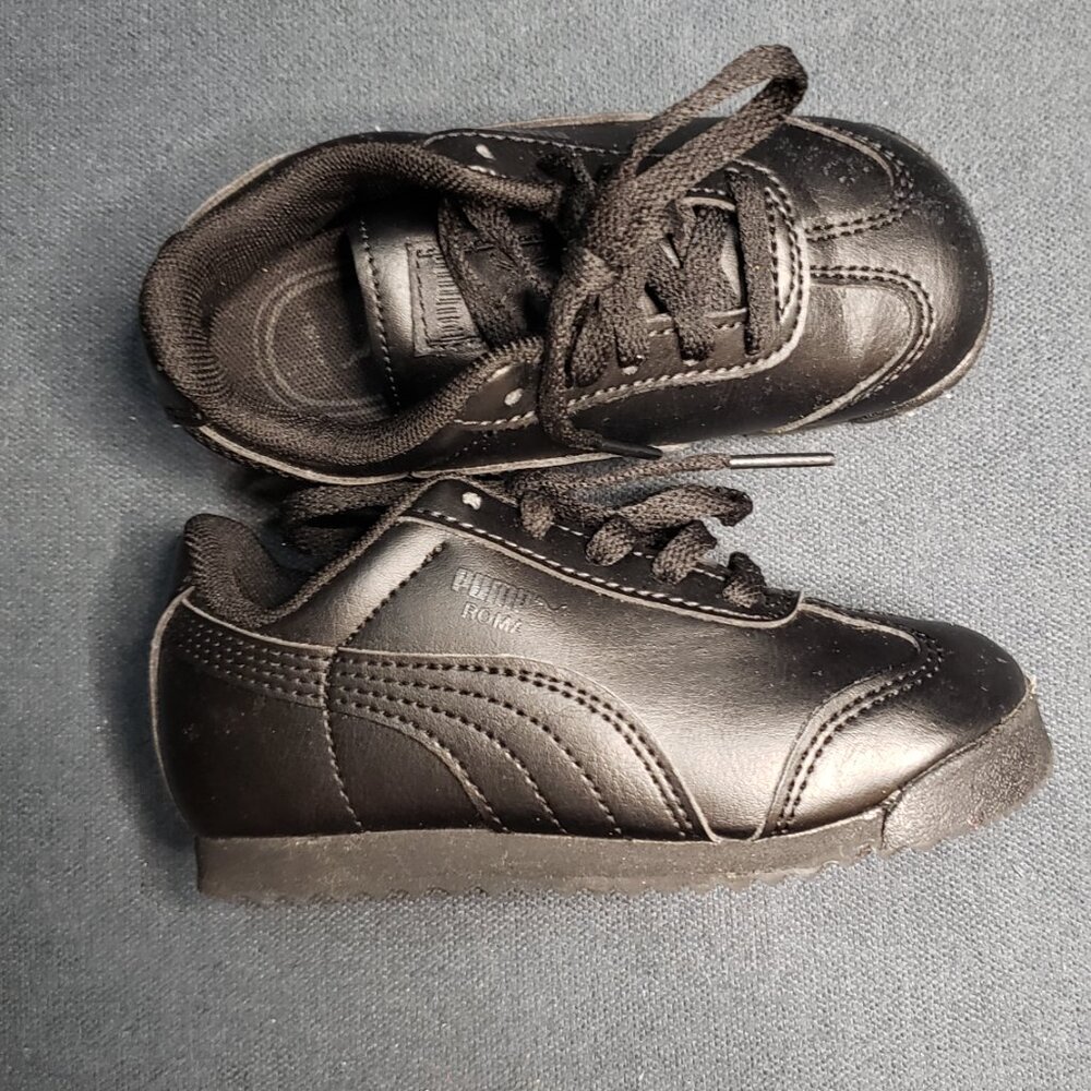 Size 7c Toddler Black Leather Pumas